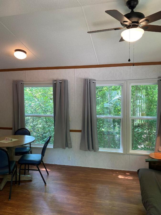 The Vintage Rv'S At Wilderness Presidential Camp Resort By Tripforth Spotsylvania Exteriér fotografie
